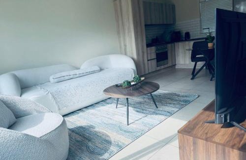 Century City Apartment | Manhattan Corner