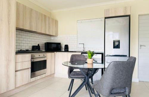 Century City Apartment | Manhattan Corner
