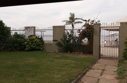 Pero House | Mansion on the Sand in Peró
