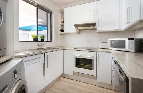 Hermanus City-Centre Apartment | Marine Court 2