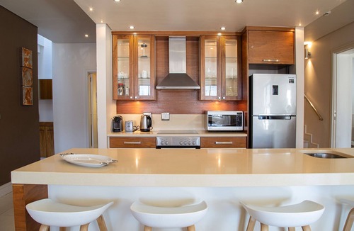 Hermanus City-Centre Hotel | Marine Square Luxury Suites