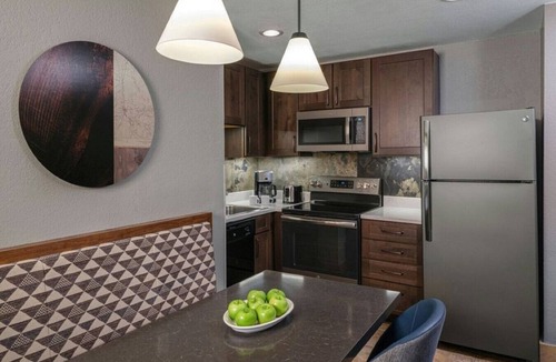 Peak 9 Condo | Marriott Mountain Valley Lodge Breckenridge Luxury Studio