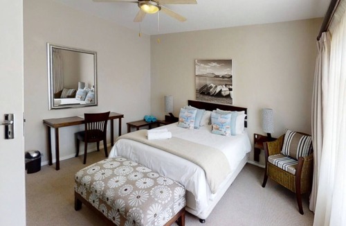 Kleinmond Bed & Breakfast | Marvelous 6-bedroom bed & breakfast in welcoming Kleinmond