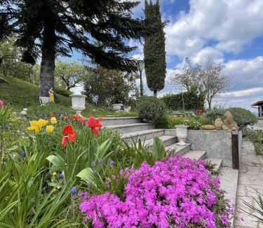 Grizzana Morandi Villa | Mazzetti Country House-Vita in campagna con giardino