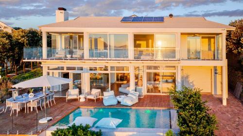 Fisherhaven Villa | MBIZI lagoon house - Wild Horses & Ocean Views