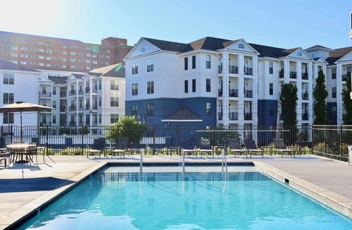 West End Apartment | Midtown Pool Condo · 2BR Sleeps 6 · Honky Tonk