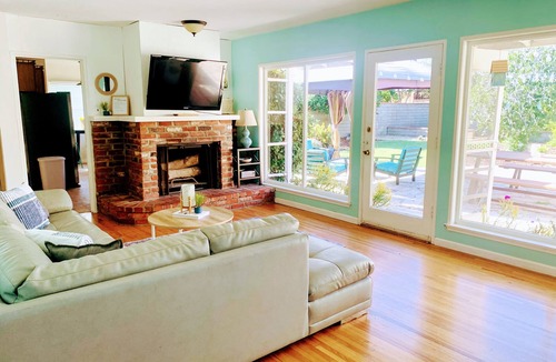 Ventura House | Midtown Ventura Family & Pet Friendly Cottage