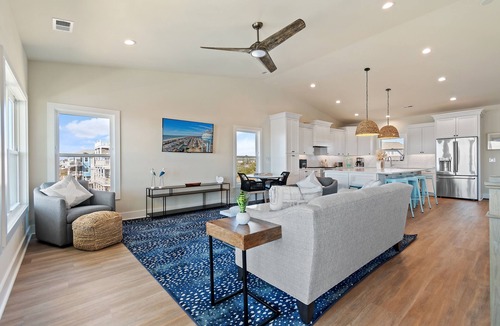 Holden Beach House | "Minnie's Sunday Sun" 5 bedroom 4.5 bath oceanfront home with a pool!