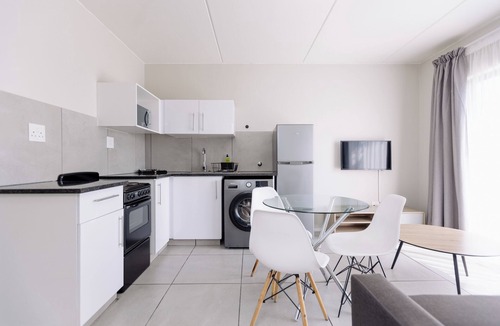 Greater Johannesburg Metropolitan Area Apartment | MINT Express Sandton View