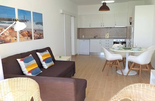 Cavacos Apartment | MiraPraia 7- Refurbished, Air Conditioning, Wifi, TV, Bedroom and Living Room, Sea View
