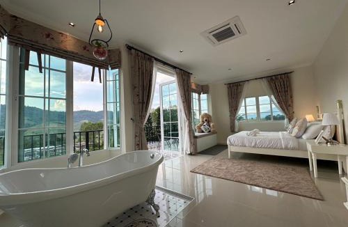 Khao Kho House | Misty English Cottage