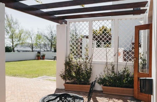 Koelenhof Apartment | Mitre's Edge Vineyard Studio