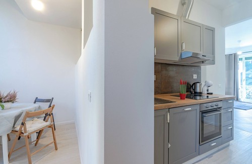 Isolotto Apartment | Modern 2-Bedroom Apartment with Balcony 3 Min to Tram