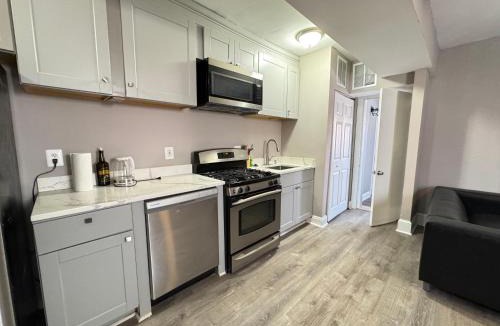 Anacostia Apartment | Modern 2BR 1-Block to Public Transit Near Downtown DC