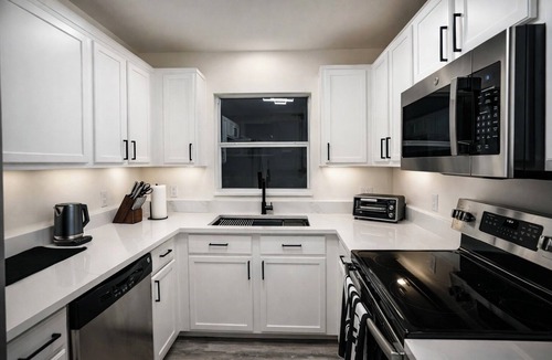 Bridgewater Crossing House | Modern 3-bedroom Chic Home in Davenport minutes from Disney, Pool and Game Room.