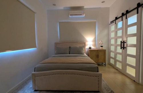 Port of Spain Apartment | Modern 3 BR- 3 bath Cascade 5 mins from Downtown POS Pool