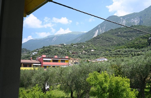 Malcesine Condo | MODERN APARTMENT SECOND FLOOR AND PARKING SPACE SKY APP