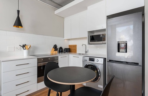 Cape Town City Centre Apartment | Modern Apartment - Wifi - Netflix - Parking