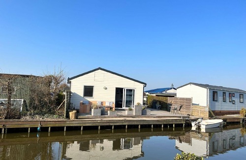Onderdijk House | Modern, bright holiday home "Good Times"