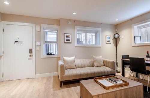 Lower Lonsdale Apartment | Modern Bright Suite Self Check-In