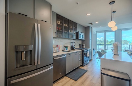 Capitol Hill Apartment | Modern Comfort | Spacious Apartments