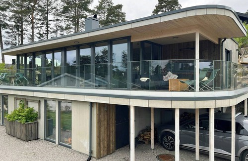 Sarpsborg House | Modern cottage near the beach on Nordre Karlsøy