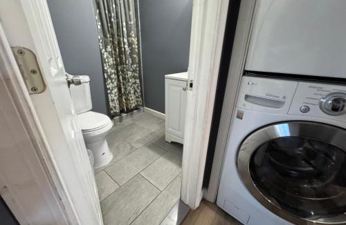 Anacostia Apartment | Modern Cozy Apartment with Free Parking