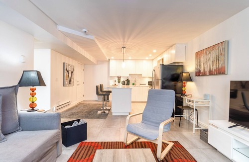 Dundarave House | Modern & Cozy Suite Near Downtown for World Cup | 4 People | Free Parking
