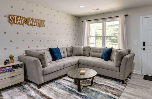 Greensboro Cottage | Modern Greensboro Getaway w/ Fire Pit!