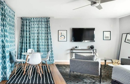 Ladera Heights Apartment | Modern Guest Villa Near LAX, LA Stadiums & Beaches