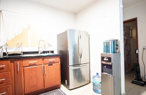 Tepic House | Modern Home with Parking 3ACs, 1King & 3Queen Beds Netflix PayPerView