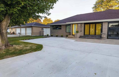 Ashwaubenon Apartment | Modern Living next to Titletown, Green Getaway!