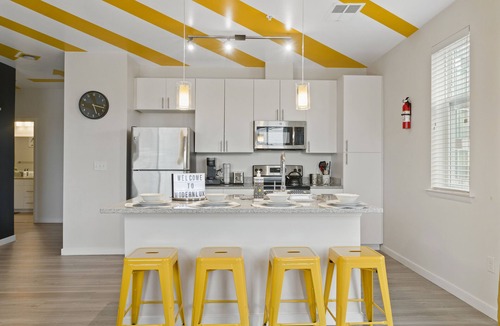 Downtown Baltimore Apartment | Modern Lux Suites