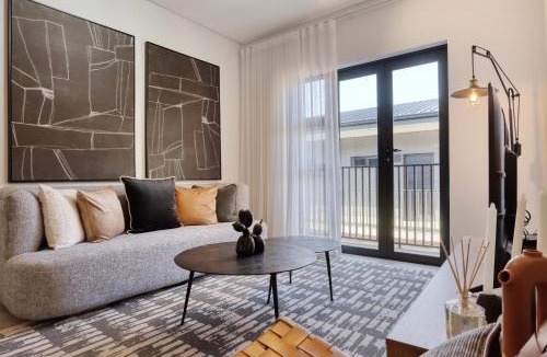 Greater Johannesburg Metropolitan Area Apartment | Modern Luxury 1BR in Hyde Park