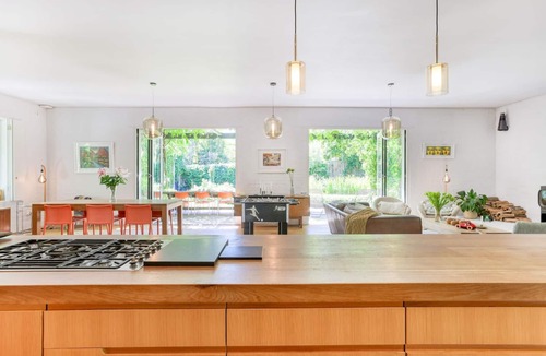 Constantia Villa | Modern Minimalism in a Lush Garden Setting