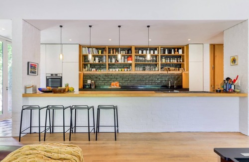 Constantia Villa | Modern Minimalism in a Lush Garden Setting
