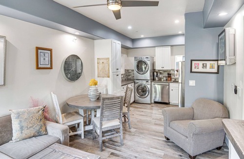 Thousand Oaks House | Modern Newbury Park Retreat near Thousand Oaks & Malibu