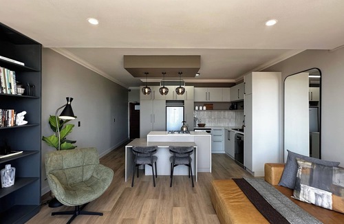 Three Anchor Bay Apartment | Modern Oceanview Escape