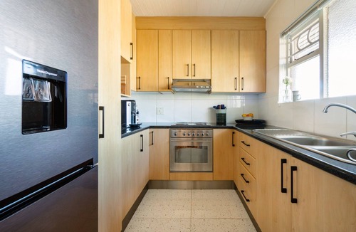 Green Point Apartment | Modern One Bed | Central Green Point | Stadium