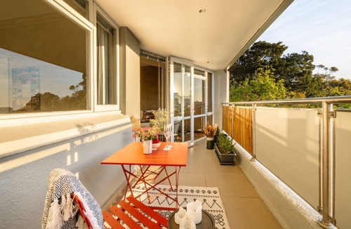 Green Point Apartment | Modern One Bed | Central Green Point | Stadium