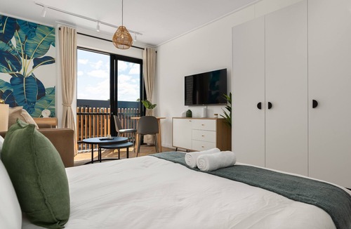 Century City Apartment | Modern Studio In Heart of Century City