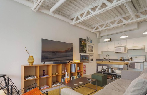 Mount Pleasant Condo | Modern & Stylish Studio Flat - Right off Main St.