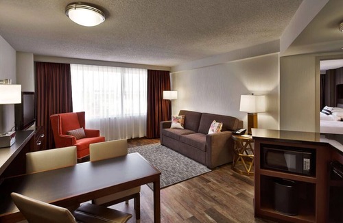 Friendship Heights Hotel | Modern Suites Near National Zoo | Family Friendly | 2 Units w/Pool & Breakfast!
