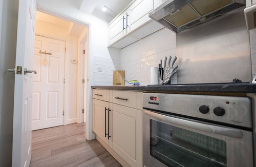 City Centre Apartment | Modern Townhouse Apartment in Stratford upon Avon