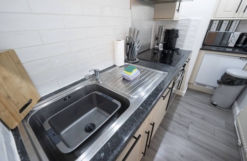 City Centre Apartment | Modern Townhouse Apartment in Stratford upon Avon