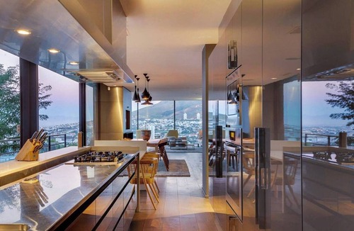 Cape Town City Centre Villa | Modern Villa w Rooftop Deck and Table Mountain Views Hildene Haven