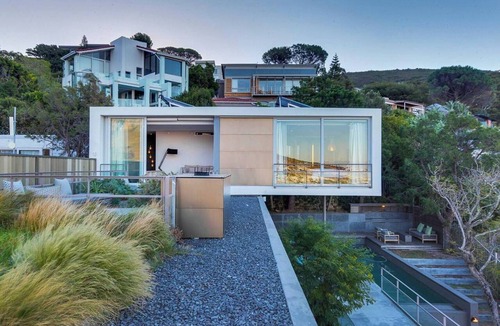 Cape Town City Centre Villa | Modern Villa w Rooftop Deck and Table Mountain Views Hildene Haven