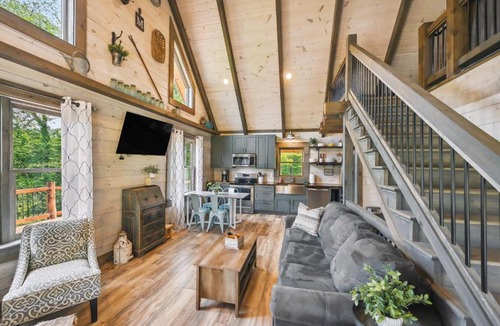 Burks Fork House | Modern Willis Cabin Retreat: 24-Acre Working Farm!
