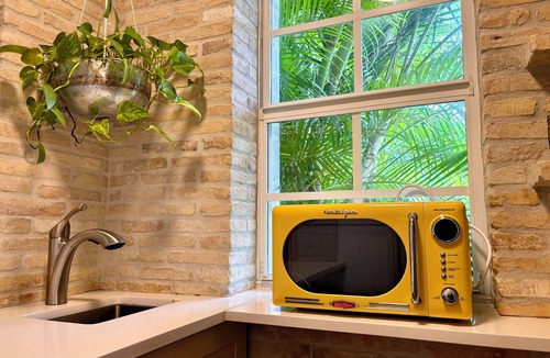 Estate East Street Condo | Moko Jumbie House - "Historic Suite" A Modern 1-Bedroom Oasis.