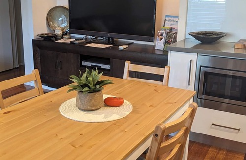Huskisson Apartment | Molly's Retreat on Hawke by Experience Jervis Bay